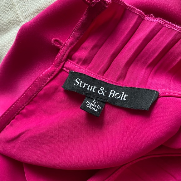 Strut and Bolt Blouse- Large - Picture 4 of 4